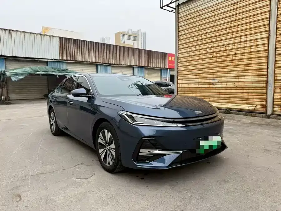 Geely Galaxy A7 Galaxy A7 2025 EM-i 150km Explorer+ Edition 2025 — миниатюра 3