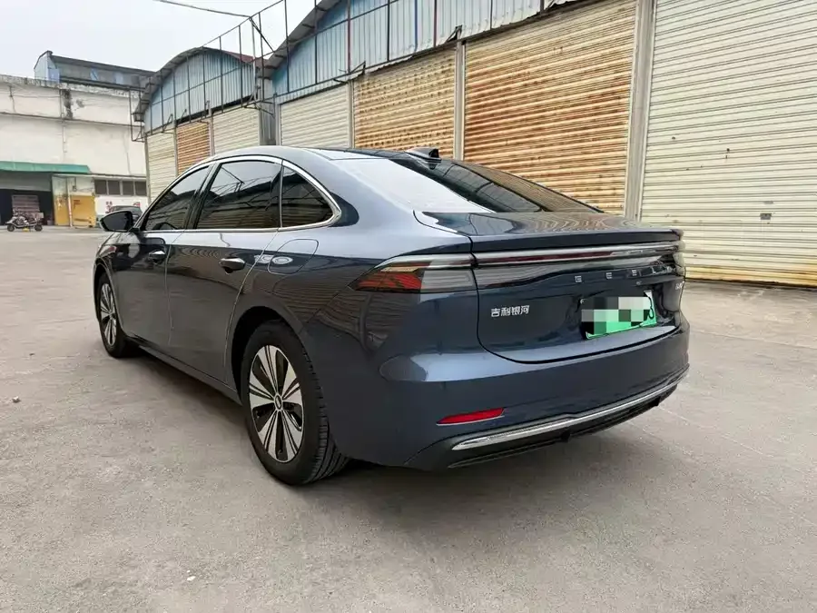Geely Galaxy A7 Galaxy A7 2025 EM-i 150km Explorer+ Edition 2025 — миниатюра 4