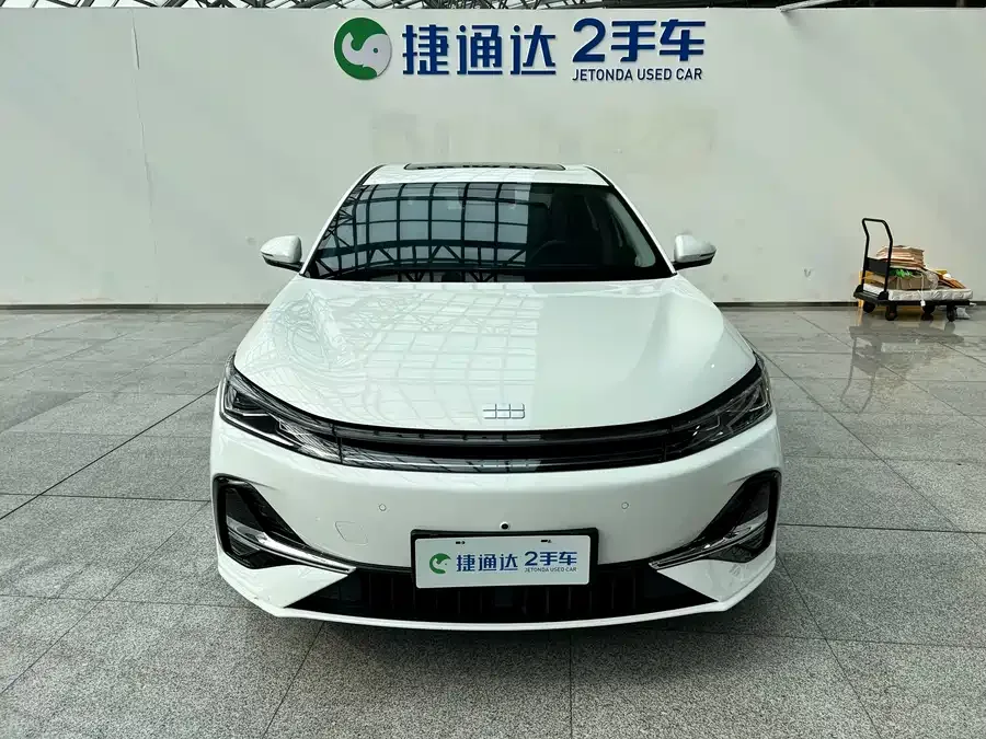 Geely Galaxy A7 Galaxy A7 2025 EM-i 150km Explorer+ Edition 2025 — миниатюра 2