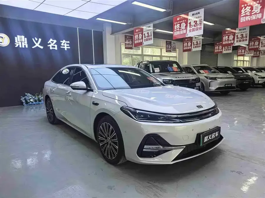 Geely Galaxy A7 Galaxy A7 2025 EM-i 150km Starship Edition 2025 — миниатюра 3