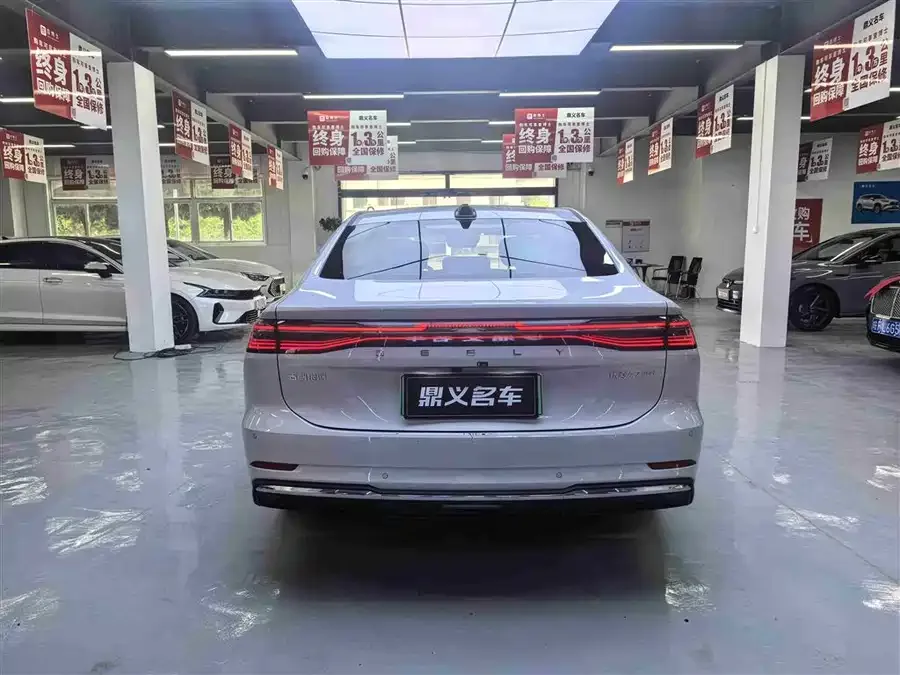 Geely Galaxy A7 Galaxy A7 2025 EM-i 150km Starship Edition 2025 — миниатюра 4
