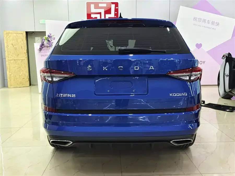 Skoda Kodiaq Kodiak 2022 TSI330 7-seat two-wheel drive luxury version 2022 — миниатюра 2