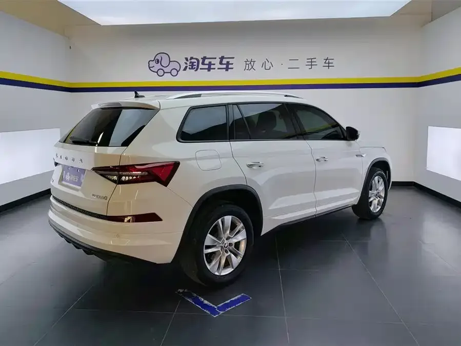 Skoda Kodiaq Kodiak 2024 TSI330 5-seater two-wheel drive powerful version 2024 — миниатюра 3