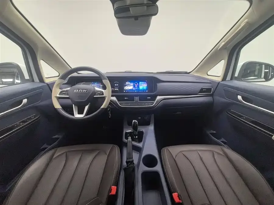 BAW Ruisheng Ace M7 New Energy Ruisheng Ace M7 New Energy 2025 Model 320KM Luxury Mid-size Commercial Vehicle 9-seater 2025 — миниатюра 2
