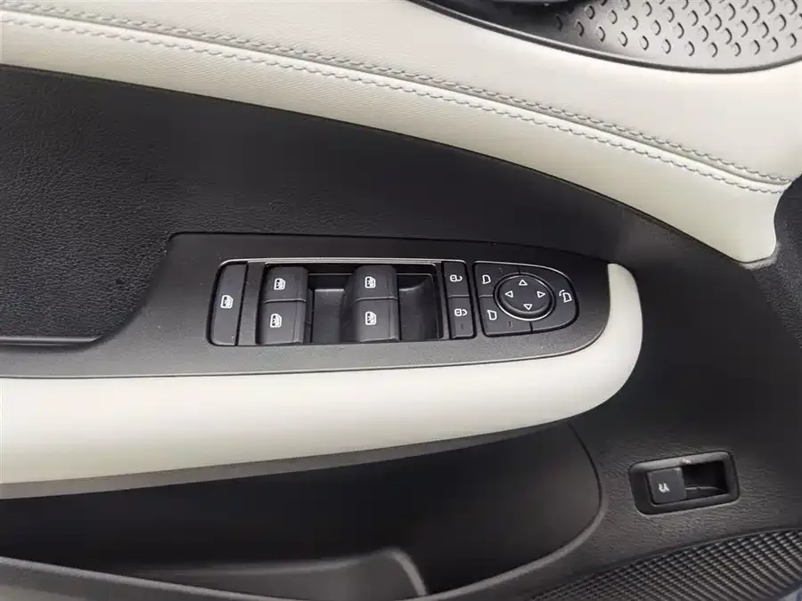 BYD seal 05 DM-i Seal 05 DM-i 2025 DM-i Intelligent Driving Edition 120KM Flagship Model 2025 — миниатюра 3