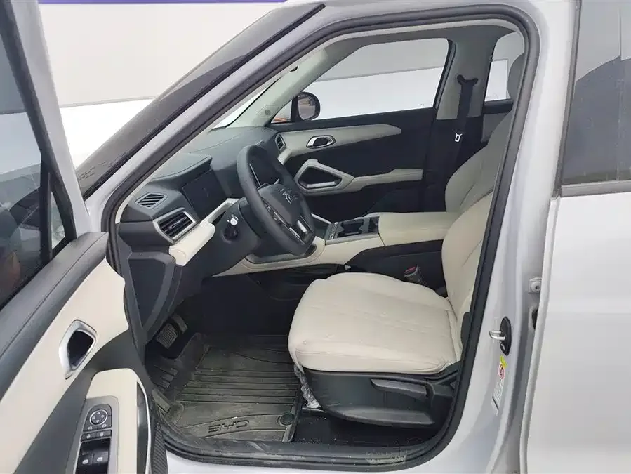 BYD Yuan UP Yuan UP 2025 301KM Pilot Edition 2025 — миниатюра 3