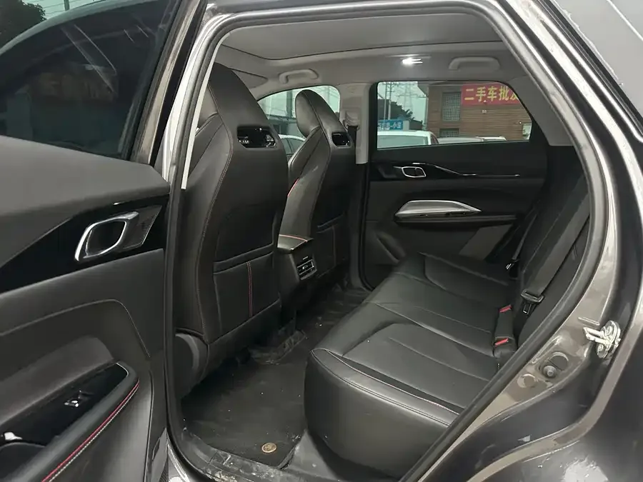 Oshan Z6 Changan Auchan Z6 2022 Blue Whale 1.5T DCT smart model 2022 — миниатюра 2