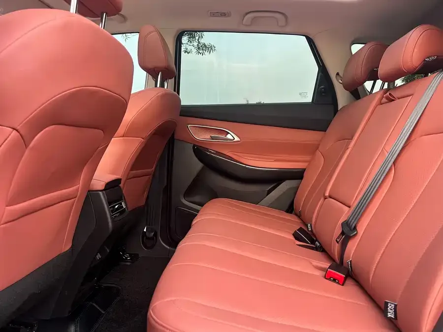 Changan CS75 Changan CS75 2026 PRO 1.5T DCT Enjoy Edition 7-seater 2025 — миниатюра 3