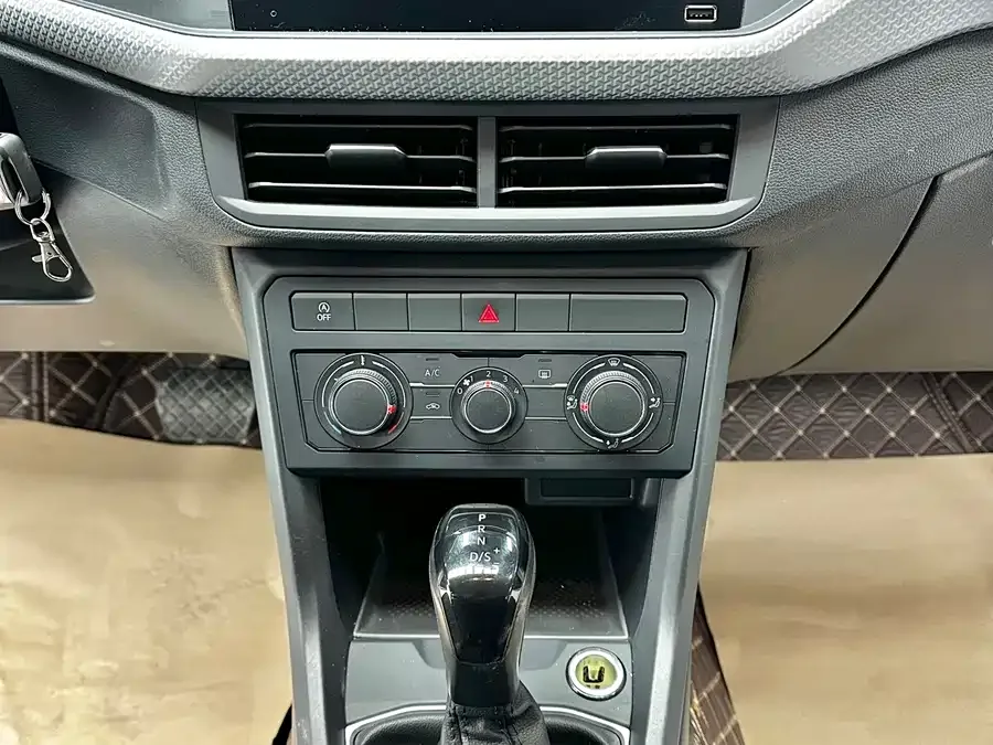 Volkswagen Tacqua Tanying 2021 1.5L automatic smart connected version 2023 — миниатюра 4
