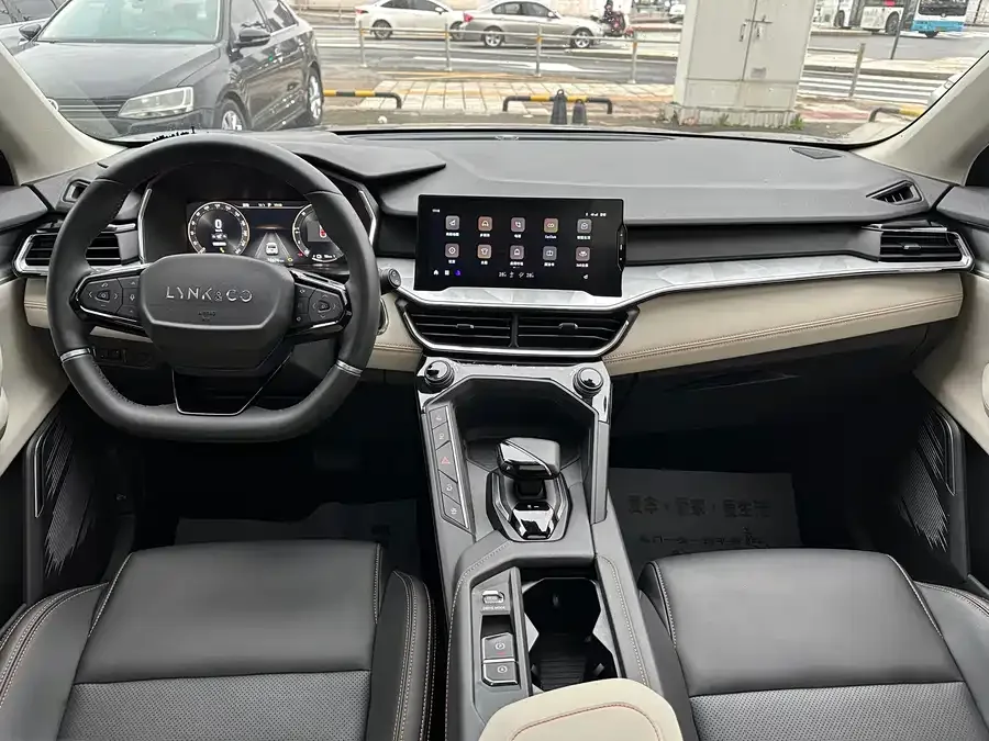 Lynk & Co 06 EM-P Lynk & Co 06 EM-P 2022 PHEV 84KM Endurance Edition Pro 2022 — миниатюра 5