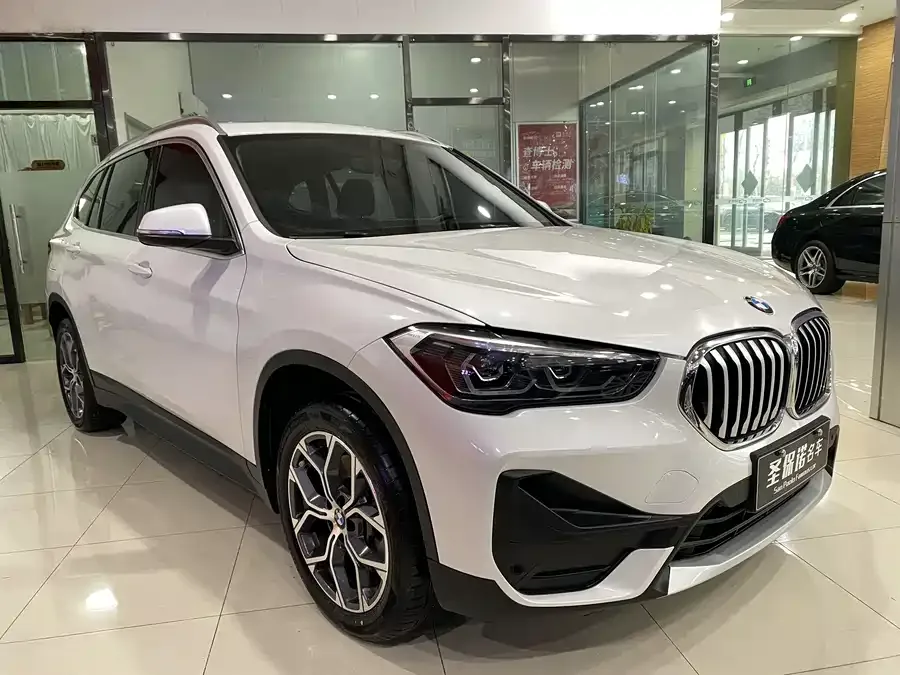 BMW X1 2022 sDrive25Li Leading Edition 2022 — миниатюра 3