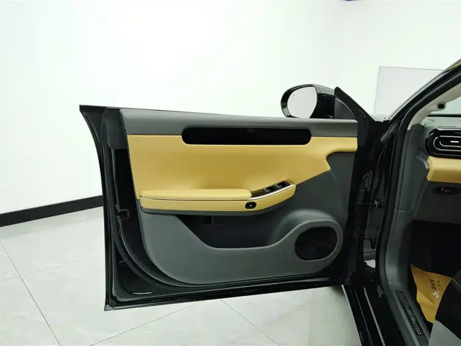 Leapmotor C01 Leapmotor C01 2024 Extended Range 316 Premium Edition 2025 — миниатюра 4