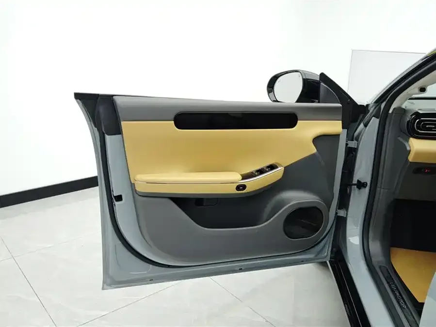 Leapmotor C01 Leapmotor C01 2024 Extended Range 316 Premium Edition 2024 — миниатюра 4