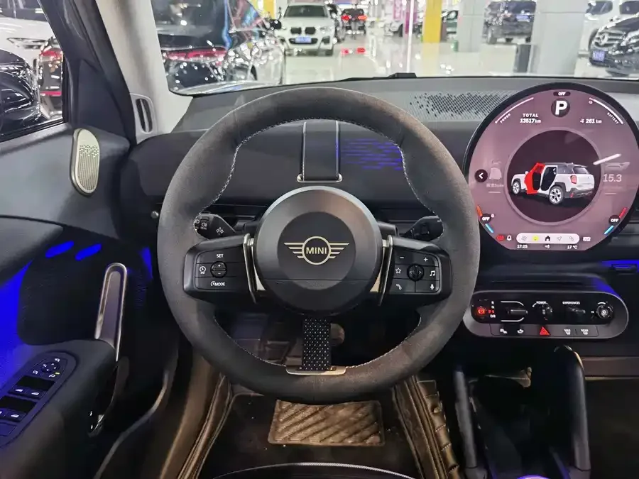 MINI Electric ACEMAN Electric MINI ACEMAN 2024 E Classic 2024 — миниатюра 4