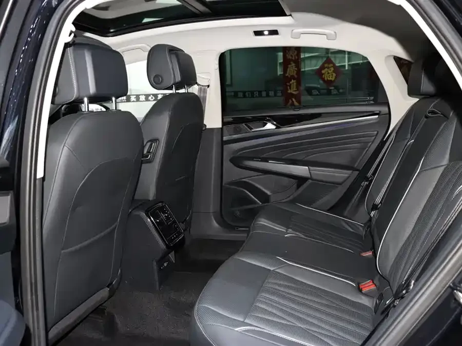 Volkswagen Passat Passat 2023 facelift 330TSI luxury version 2023 — миниатюра 5