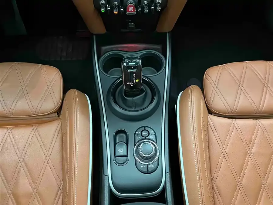 MINI COUNTRYMAN MINI COUNTRYMAN 2022 1.5T COOPER ALL4 Connoisseur 2022 — миниатюра 2