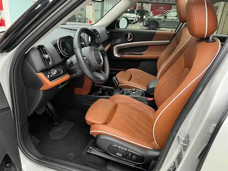 MINI COUNTRYMAN MINI COUNTRYMAN 2022 1.5T COOPER ALL4 Connoisseur 2022 — миниатюра 5