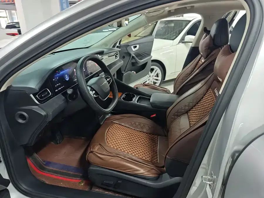 Roewe D7 Roewe D7 2025 DMH 125km World Champion Excellence Edition 2025 — миниатюра 2
