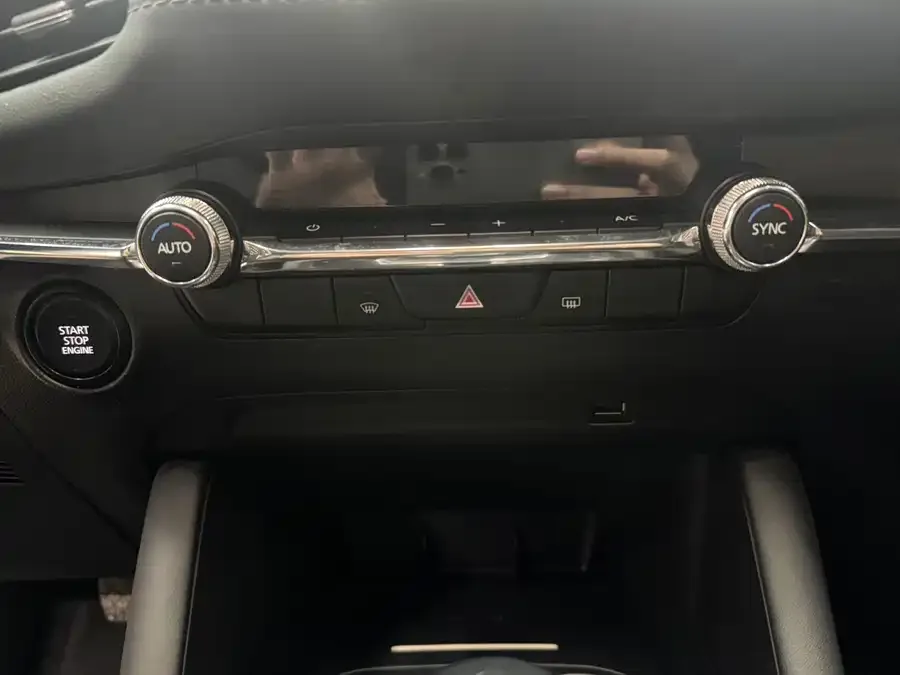 Mazda Axela Mazda3 Angkesela 2021 2.0L automatic quality version 2022 — миниатюра 2