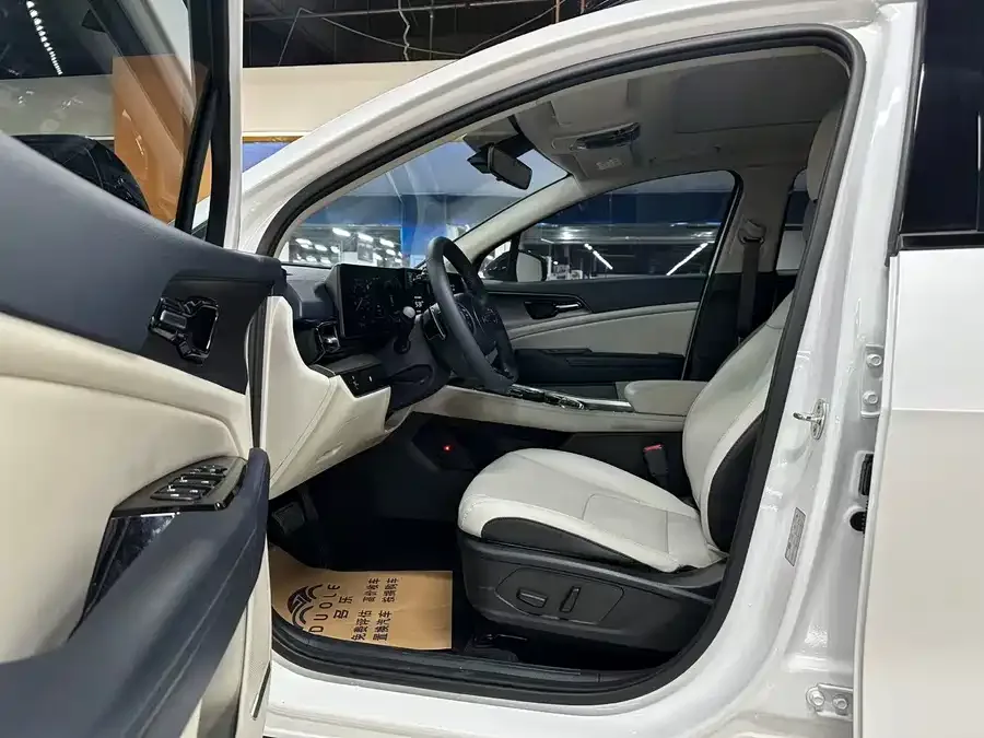 Kia Lion Platinum 2023 Lion Bo Tuojie 2.0L HEV 2WD Premium Edition 2023 — миниатюра 2