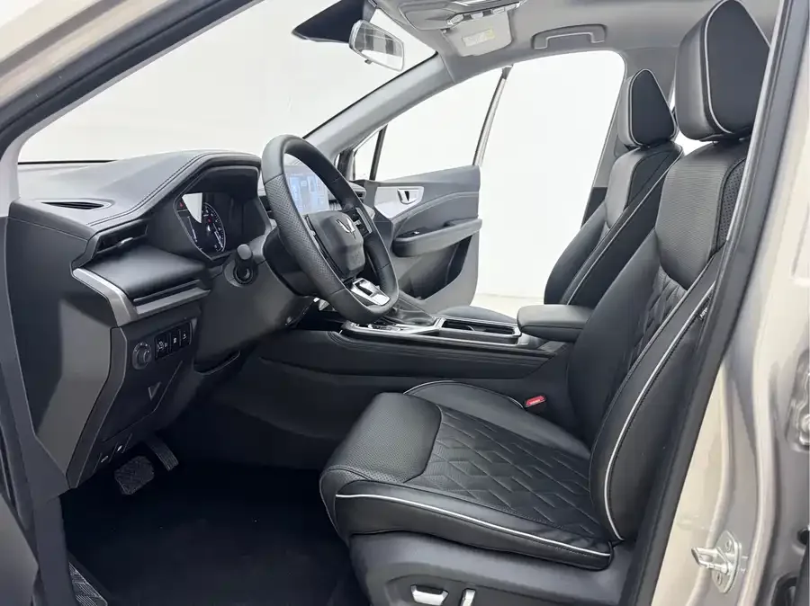 Wuling Jiachen Wuling Jiachen 2022 1.5T CVT exclusive flagship model 2022 — миниатюра 3