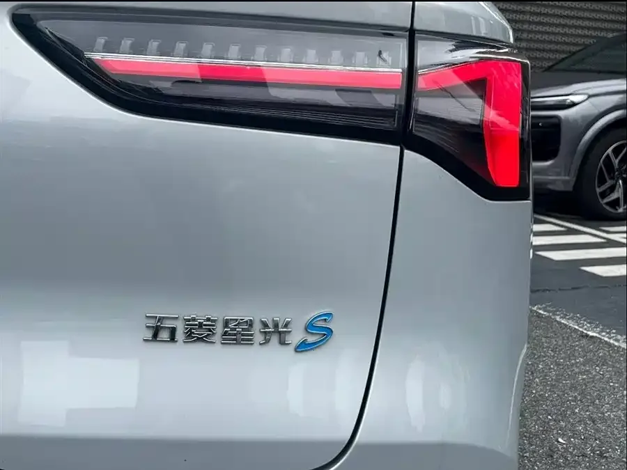 Wuling Starlight S Wuling Xingguang S 2024 130km Flagship Model 2024 — миниатюра 2