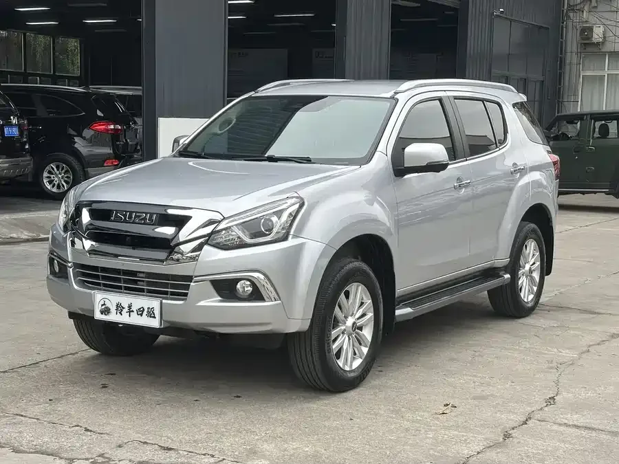 Isuzu mu-X mu-X Shepherd 2022 2.0T gasoline automatic four-wheel drive 7-seater 2022 — фото 1, купить с доставкой в Москву