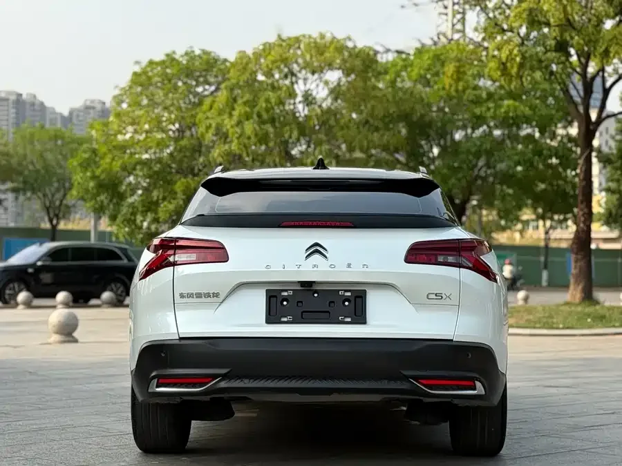 Citroen Versailles C5 X Versailles C5 2022 — миниатюра 2