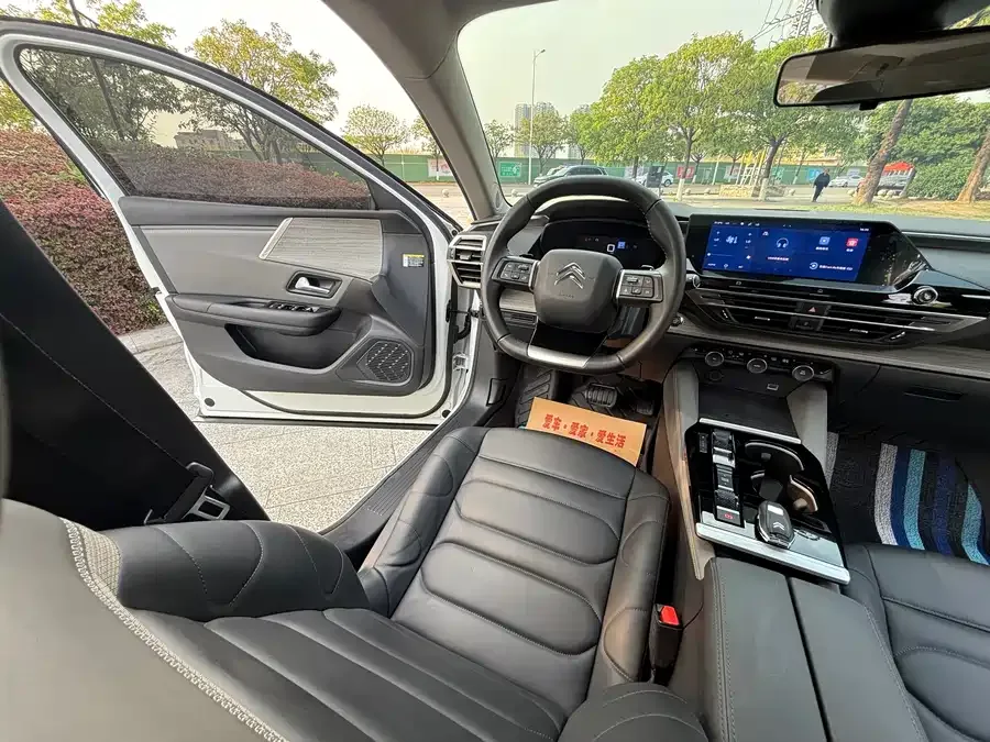 Citroen Versailles C5 X Versailles C5 2022 — миниатюра 5