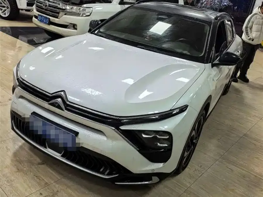 Citroen Versailles C5 X Versailles C5 X 2023 1.6T is extraordinary 2023 — фото 1, купить с доставкой в Москву