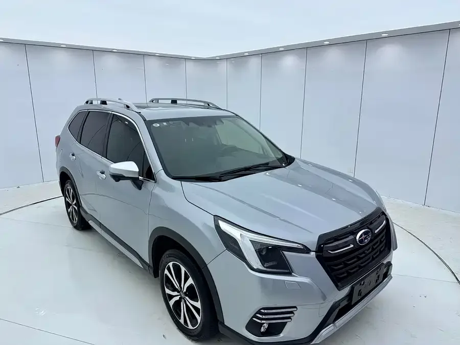 Subaru Forester 2022 Forester 2.0i AWD Ultimate Edition EyeSight 2022 — миниатюра 3
