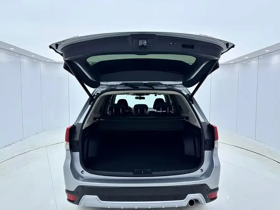 Subaru Forester 2022 Forester 2.0i AWD Ultimate Edition EyeSight 2022 — миниатюра 5