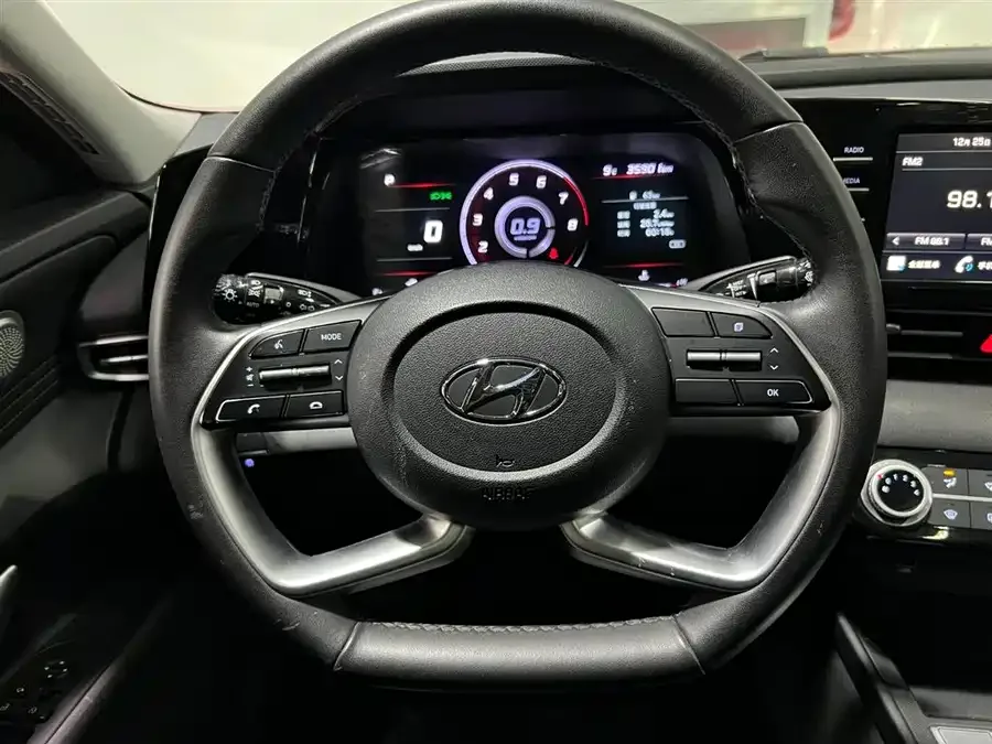 Hyundai Elantra Elantra 2022 1.5L CVT GLX Elite Edition 2023 — миниатюра 4