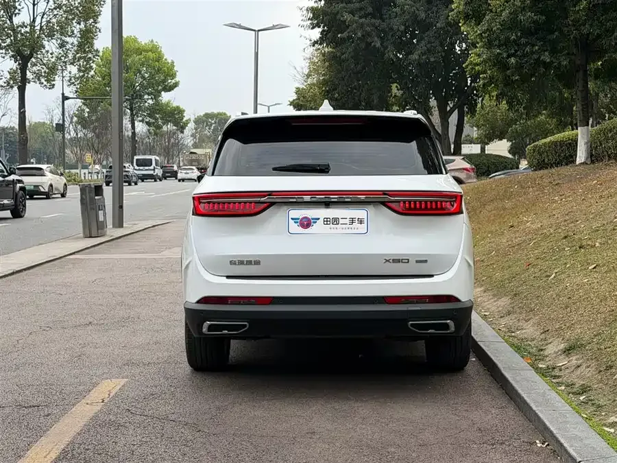 Jetour X90 C-DM JETOUR X90 C-DM 2025 Luxury Edition 7 Seaters 2025 — миниатюра 2