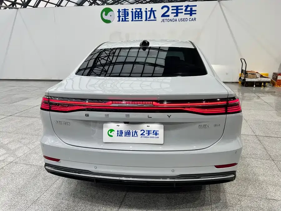 Geely Galaxy A7 Galaxy A7 2025 EM-i 150km Explorer+ Edition 2025 — миниатюра 4