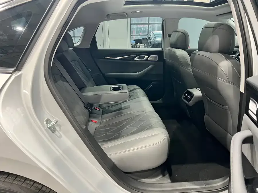 Geely Galaxy A7 Galaxy A7 2025 EM-i 150km Explorer+ Edition 2025 — миниатюра 5