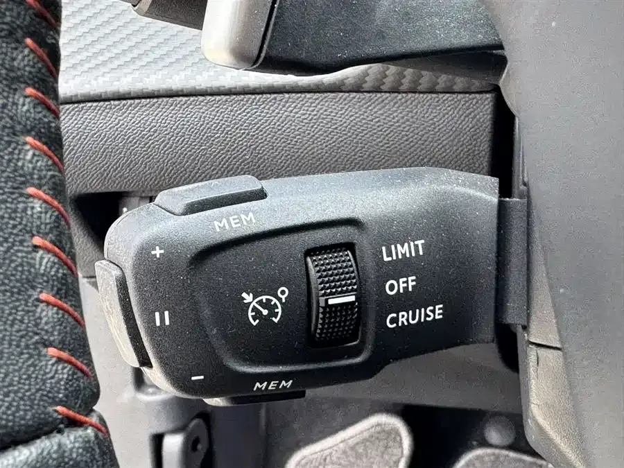 Peugeot 2008 Peugeot 2008 2022 230THP THE ONE 2023 — миниатюра 3
