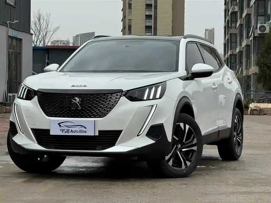 Peugeot 2008 Peugeot 2008 2022 230THP THE ONE 2023 — фото 1, купить с доставкой в Москву