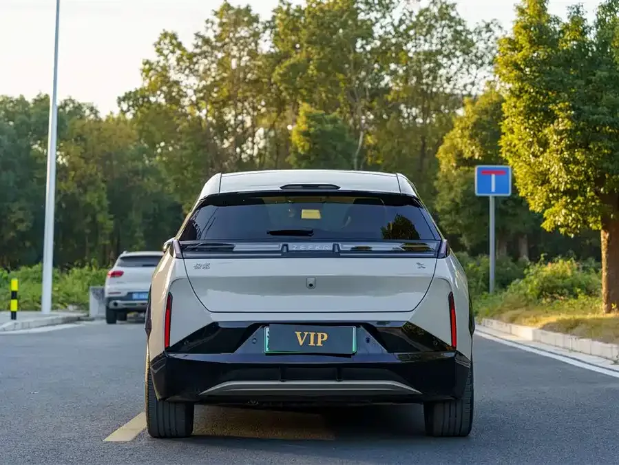 Zeekr X Zeekr X 2025 four-seat rear-wheel drive cube version 2024 — миниатюра 2