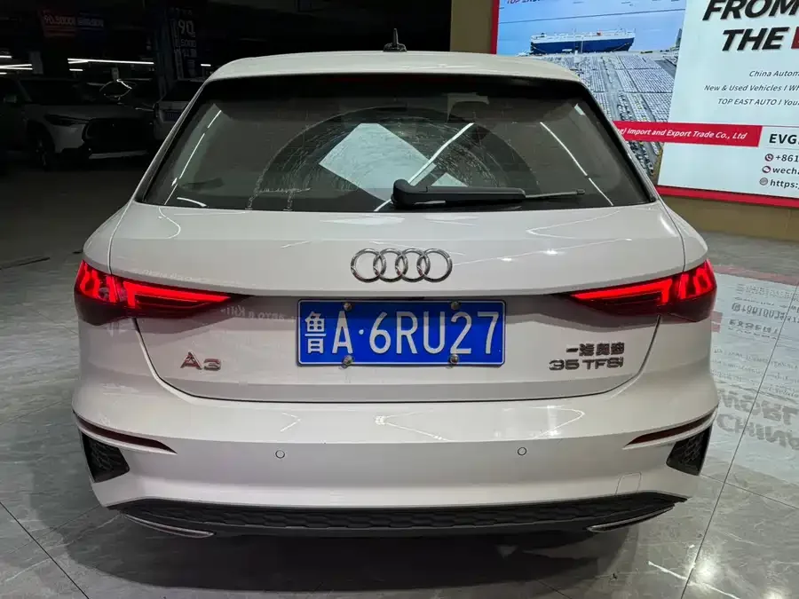 Audi A3 2021 Sportback 35 TFSI stylish and sporty 2022 — миниатюра 2
