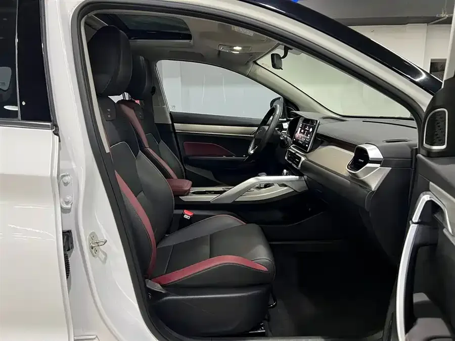 Geely Coolray SX11 Binyue 2021 1.4T DCT Diamond Edition 2022 — миниатюра 5