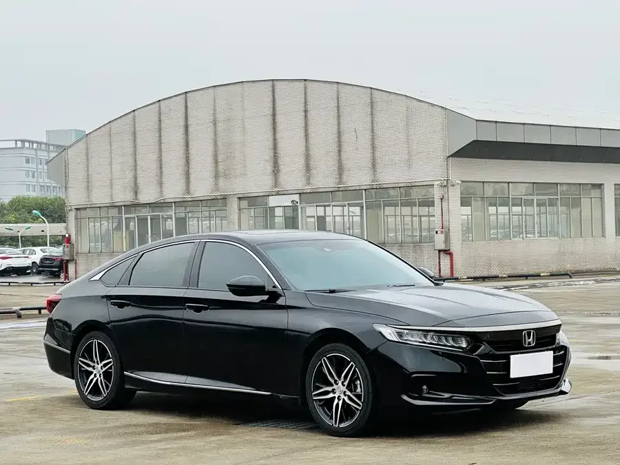 Honda Accord 2022 Accord 260TURBO Fantasy Night Premium Edition 2023 — миниатюра 3