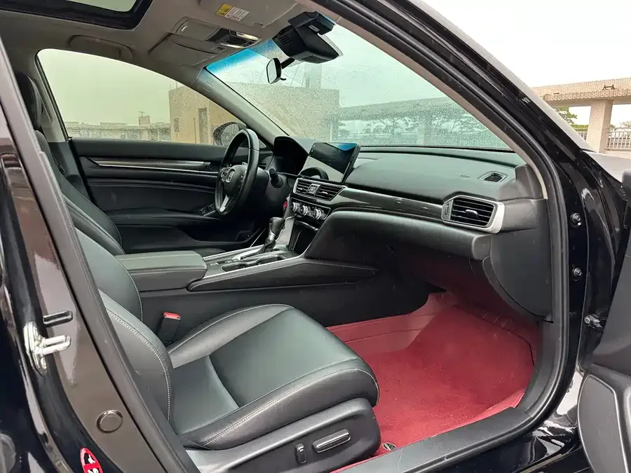 Honda Accord 2022 Accord 260TURBO Fantasy Night Premium Edition 2023 — миниатюра 5