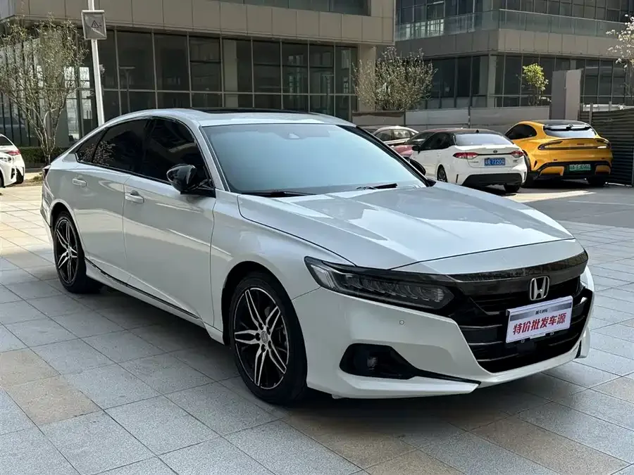 Honda Accord 2022 Accord 260TURBO Fantasy Night Premium Edition 2023 — миниатюра 2