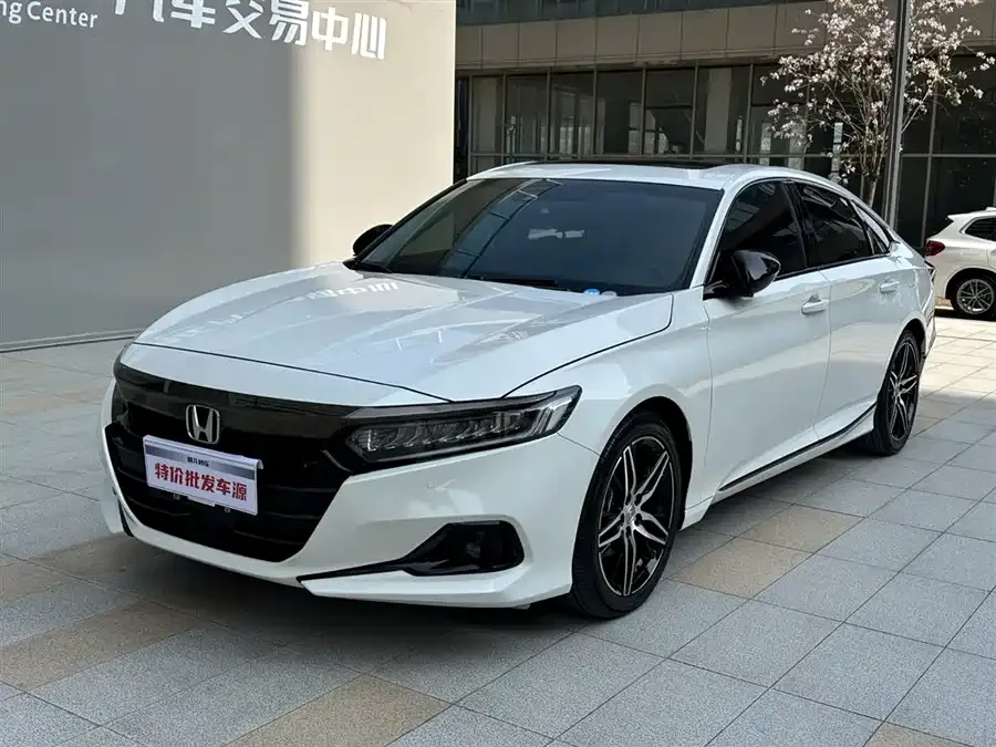Honda Accord 2022 Accord 260TURBO Fantasy Night Premium Edition 2023 — миниатюра 3