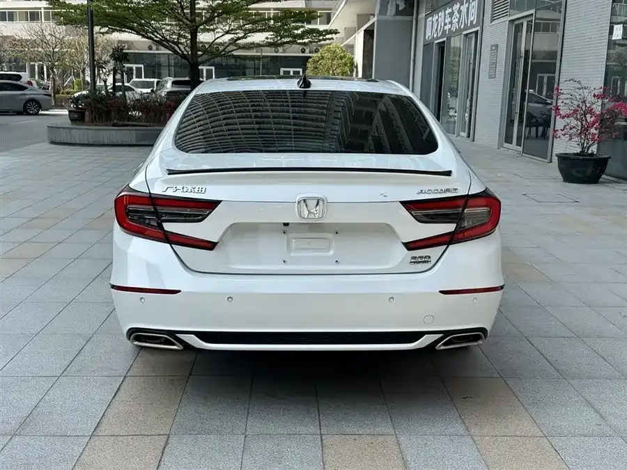 Honda Accord 2022 Accord 260TURBO Fantasy Night Premium Edition 2023 — миниатюра 4