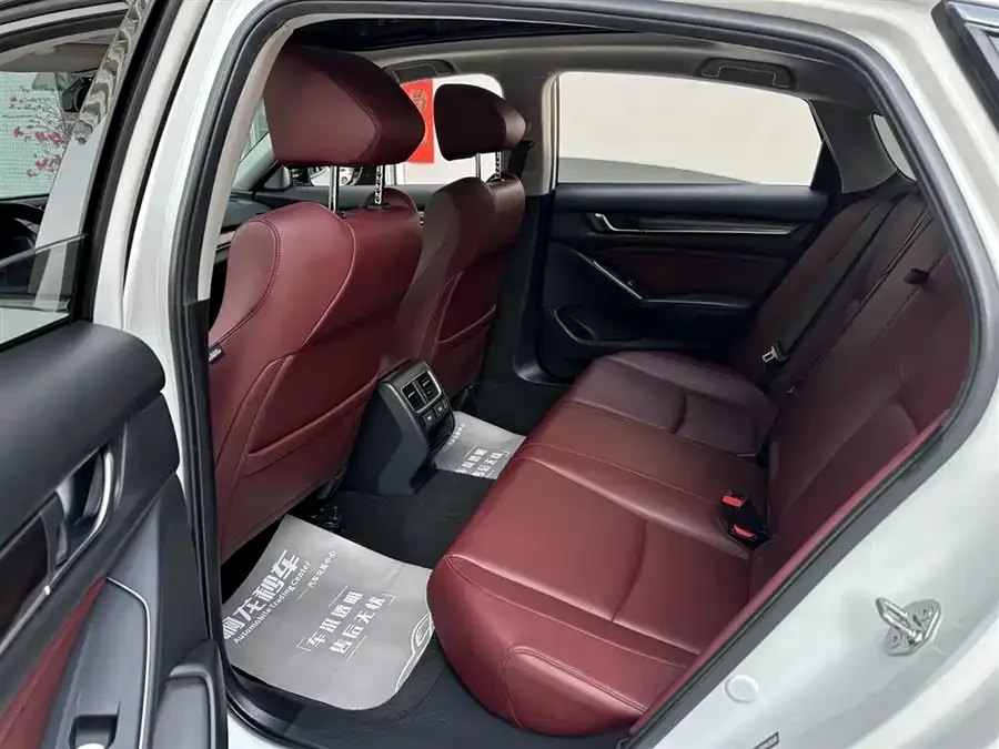 Honda Accord 2022 Accord 260TURBO Fantasy Night Premium Edition 2023 — миниатюра 5