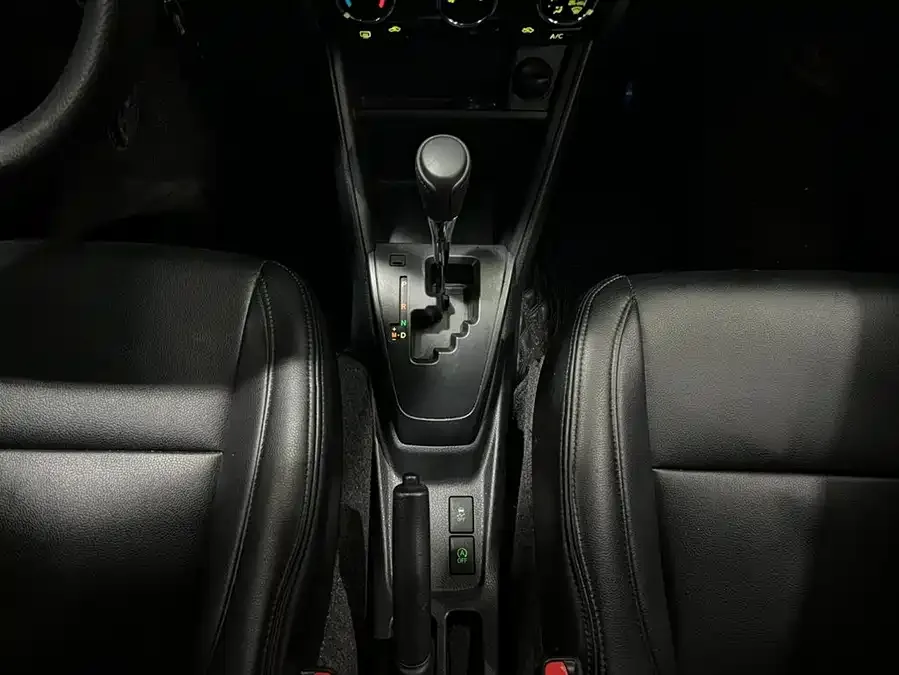 Toyota YARiS L YARiS L 2022 YARiS X 1.5L CVT Leading PLUS Edition 2022 — миниатюра 4