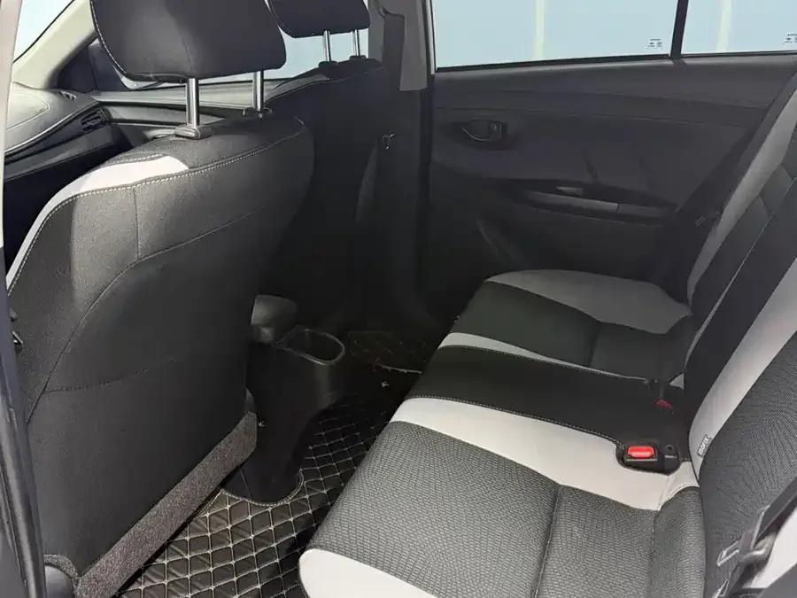 Toyota YARiS L YARiS L 2022 YARiS X 1.5L CVT Leading PLUS Edition 2022 — миниатюра 4