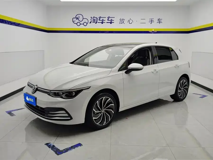 Volkswagen golf Golf 2021 200TSI DSG Pro 2023 — фото 1, купить с доставкой в Москву